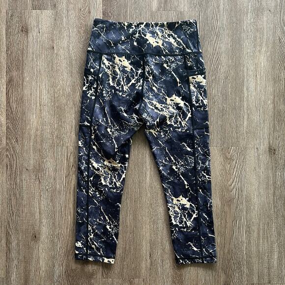 CVG Constantly Varied Gear Gold Marble Capri Leggings - Picture 4 of 4